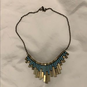 Accent necklace